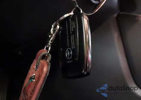 2023 Toyota Highlander Xse z USA, uszkodzony, nr VIN 5TDKDRAHXPS520803